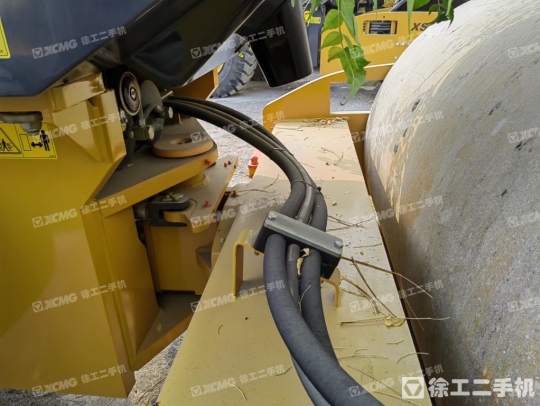 徐工XS263J单钢轮压路机