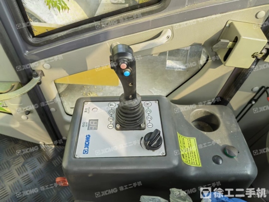 徐工XS263J单钢轮压路机