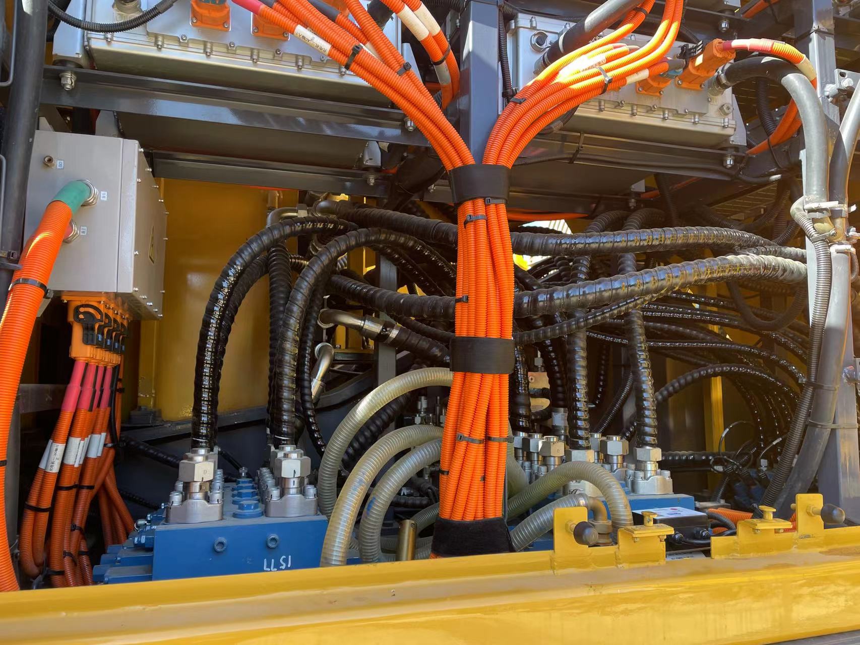 徐工XR280D掘进机