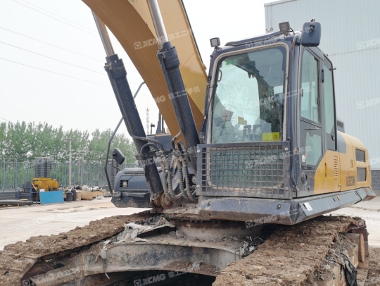 徐工XE335DK履带式挖掘机