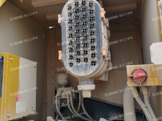 徐工XE335DK履带式挖掘机