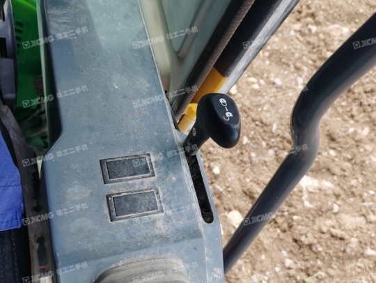 徐工XE335DK履带式挖掘机