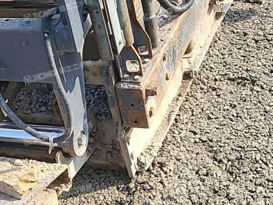 徐工RP903摊铺机