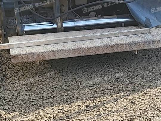 徐工RP903摊铺机