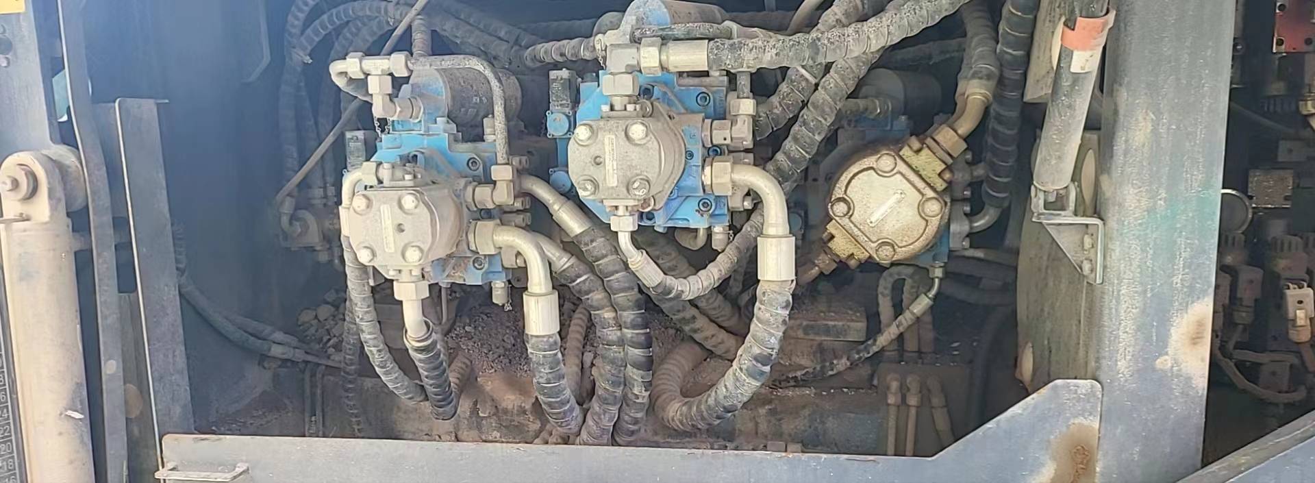 徐工RP903摊铺机