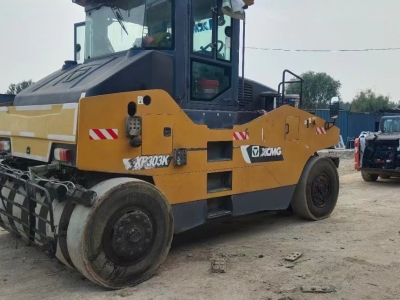 徐工XP303K轮胎压路机(30吨胶轮)