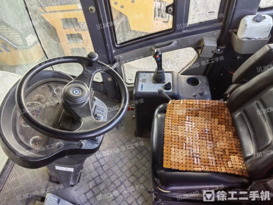 徐工XS223J单钢轮压路机