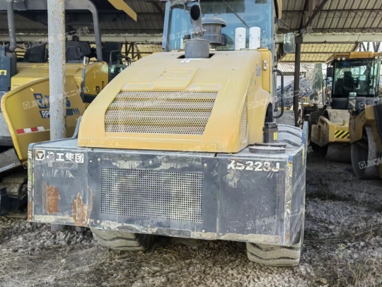 徐工XS223J单钢轮压路机