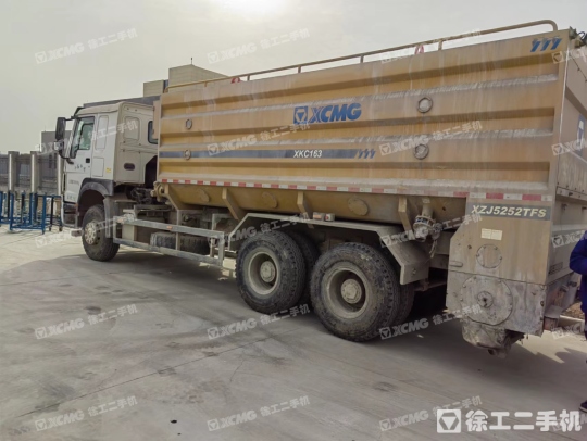 徐工XKC163粉料撒布车