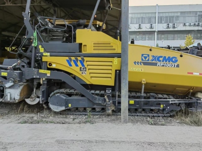 徐工RP1003T摊铺机