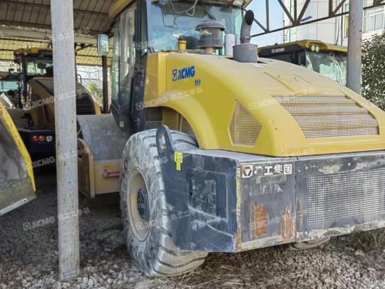 徐工XS223J单钢轮压路机