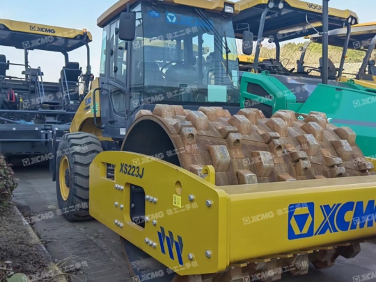 徐工XS223J单钢轮压路机