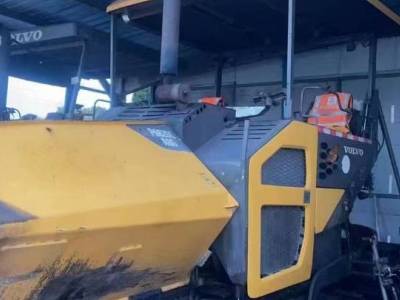沃尔沃P6820C摊铺机