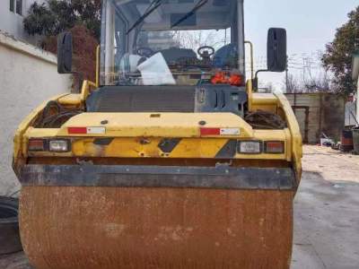 宝马格BW203AD-4 双钢轮压路机