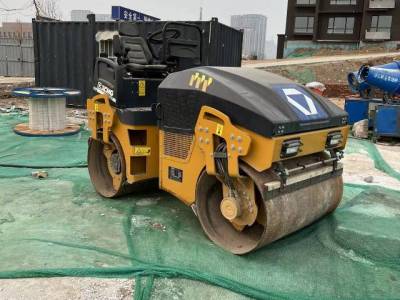 徐工XMR303双钢轮压路机