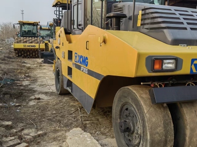 徐工XP303S轮胎压路机(30吨胶轮)