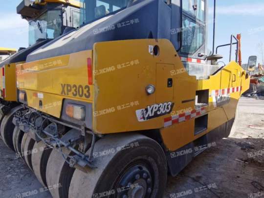 徐工XP303轮胎压路机(30吨胶轮)