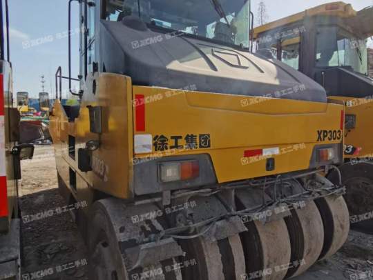 徐工XP303轮胎压路机(30吨胶轮)