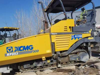 徐工RP953摊铺机