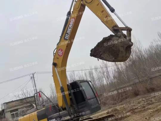 徐工XE215DA履带式挖掘机