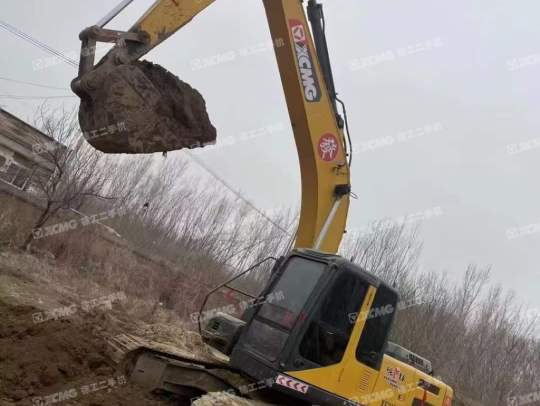 徐工XE215DA履带式挖掘机