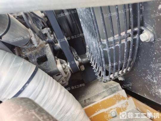 徐工XE380DK履带式挖掘机