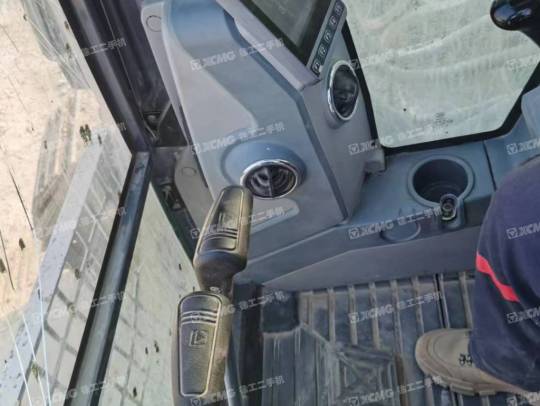 徐工XE380DK履带式挖掘机