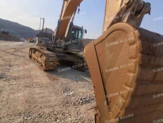 徐工XE380DK履带式挖掘机