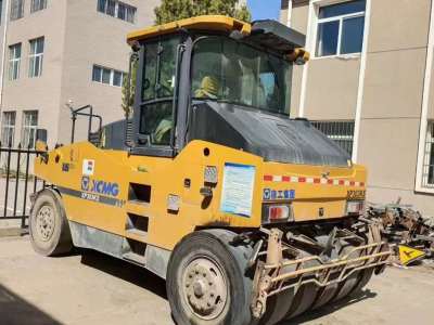 徐工XP303KS轮胎压路机(30吨胶轮)