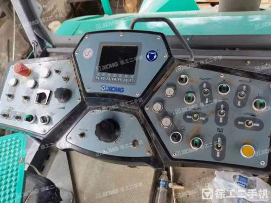 徐工RP903摊铺机