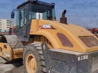 徐工XS222J单钢轮压路机