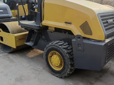 徐工XS405J单钢轮压路机