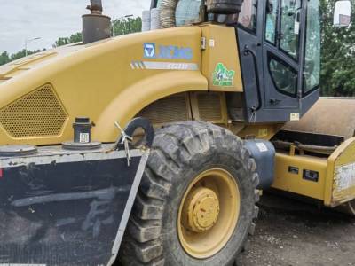 徐工XS223J单钢轮压路机