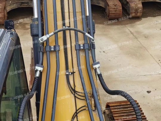 徐工XE335DK履带式挖掘机