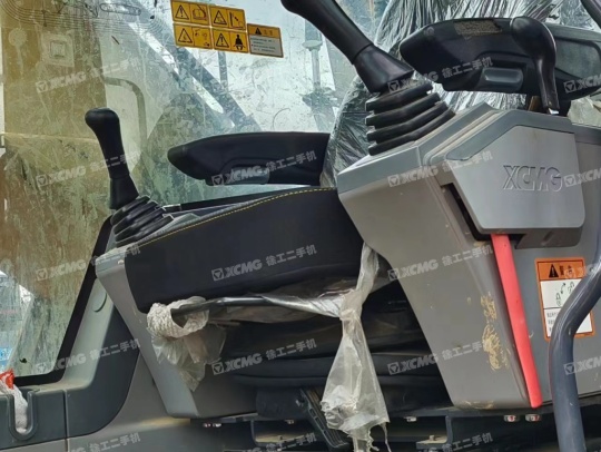 徐工XE335DK履带式挖掘机