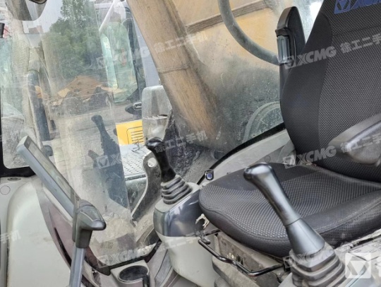 徐工XE490DK履带式挖掘机