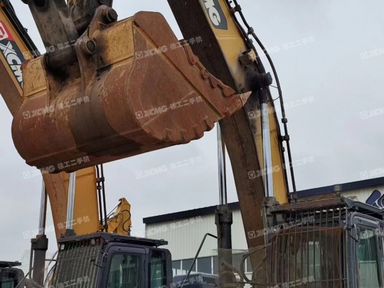 徐工XE490DK履带式挖掘机