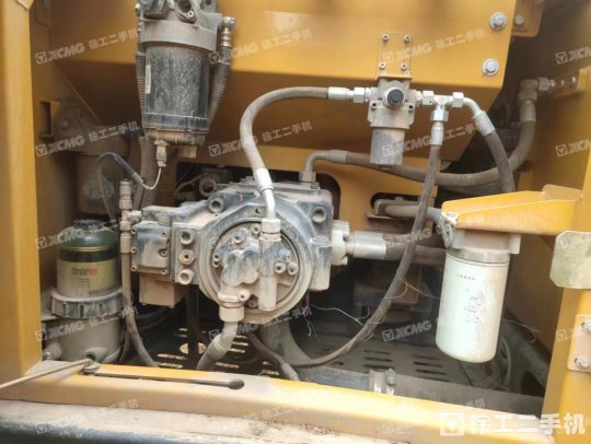 徐工XE215DA履带式挖掘机