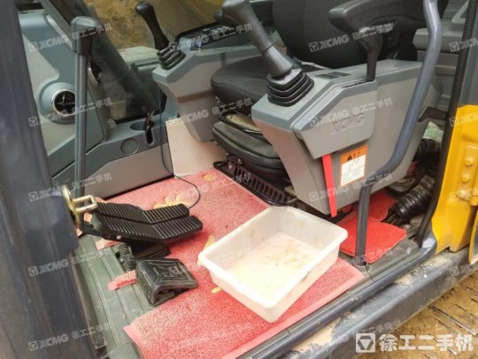 徐工XE215DA履带式挖掘机