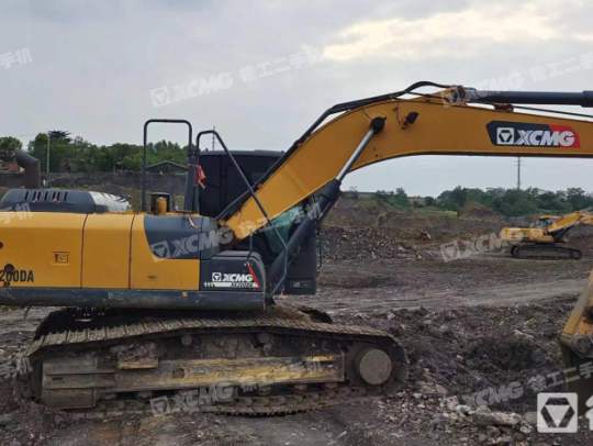 徐工XE200DA履带式挖掘机