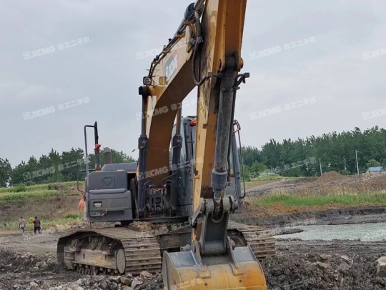 徐工XE200DA履带式挖掘机