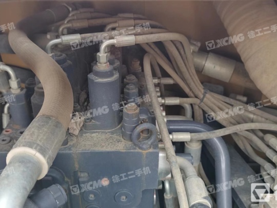 徐工XE200DA履带式挖掘机