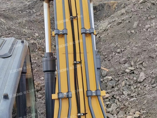 徐工XE200DA履带式挖掘机