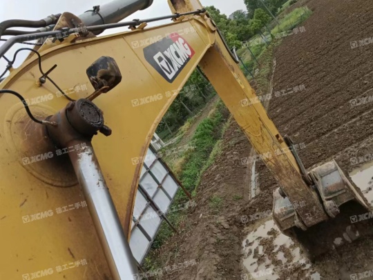 徐工XE200DA履带式挖掘机