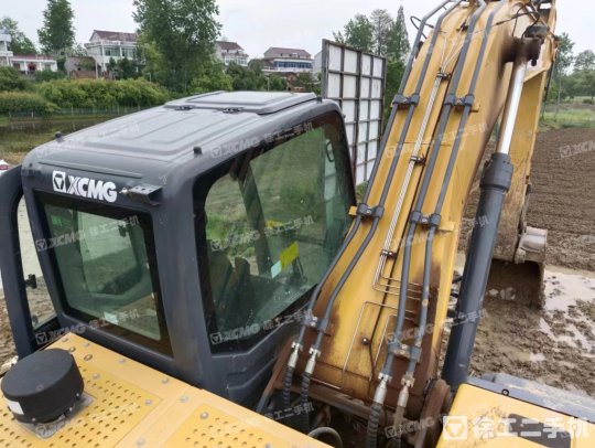 徐工XE200DA履带式挖掘机