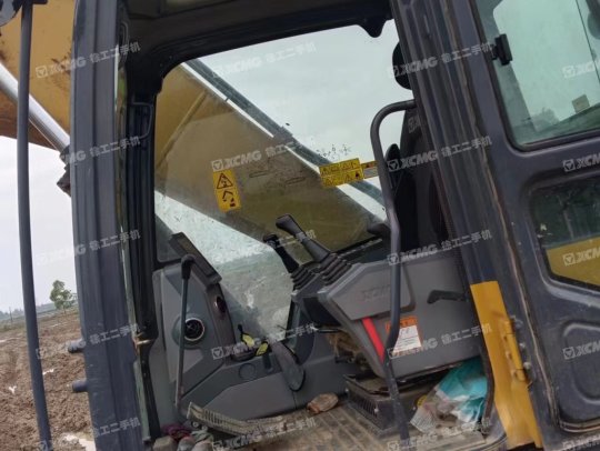 徐工XE200DA履带式挖掘机