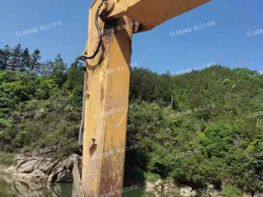 徐工XE200DA履带式挖掘机