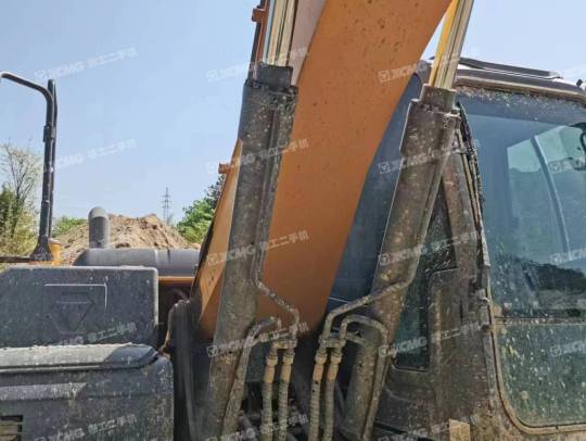 徐工XE200DA履带式挖掘机