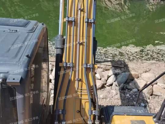 徐工XE200DA履带式挖掘机