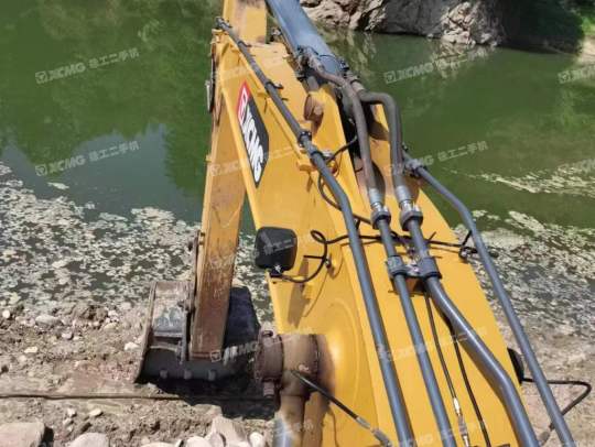 徐工XE200DA履带式挖掘机